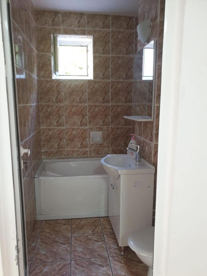 Cazare Apartament Cu 2 Camere Нехою Экстерьер фото